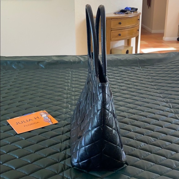 AUTHENTIC Chanel Caviar Quilted Medallion Tote ๐ - Picture 5 of 15